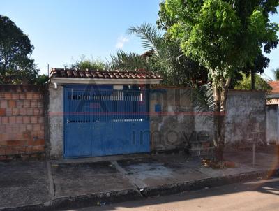 Casa para Locação, em Ribeirão Bonito, bairro Parque Pref. Emygdio Lucato, 3 dormitórios, 1 banheiro, 2 vagas